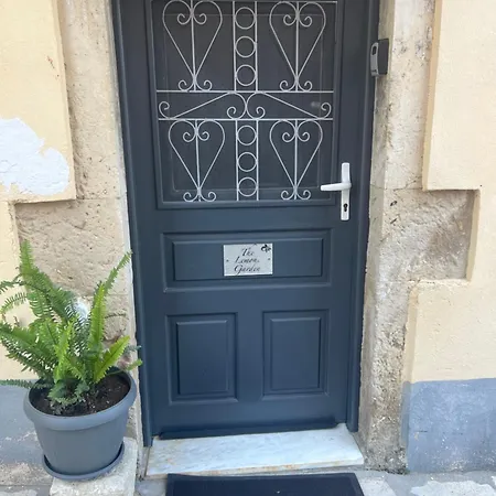 The Lemon Garden Case de vacanță